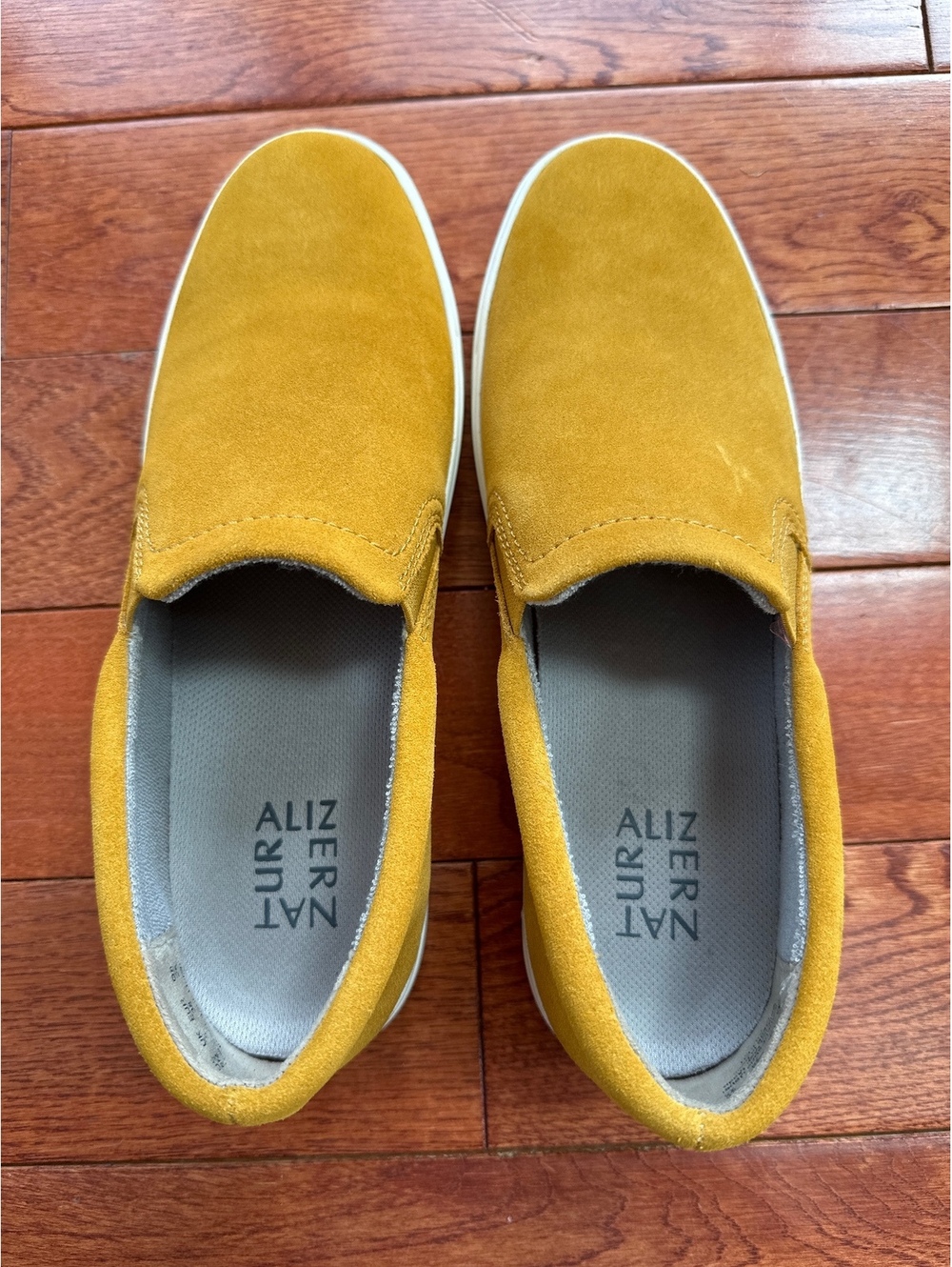 Naturalizer Marianne Mustard Suede Slip On Shoes 8M